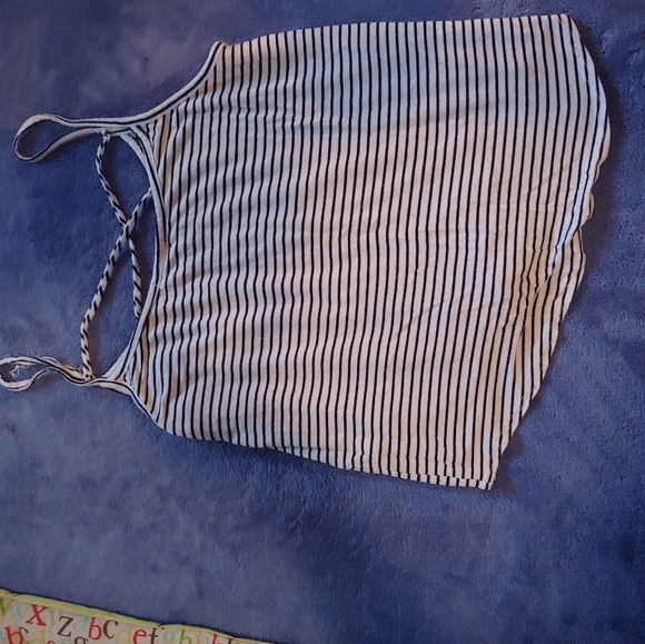 Top - Picture 2 of 2